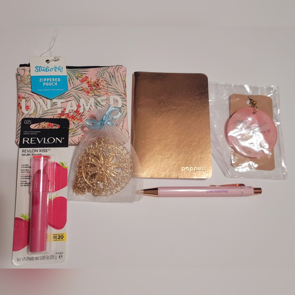 Pink Beauty Kit (Revlon, Poppi, Studio Oh!)